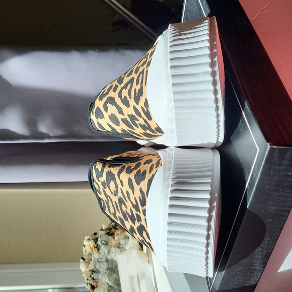 NIB 🐆 Platform leopard print slip-on sneakers - Picture 6 of 12